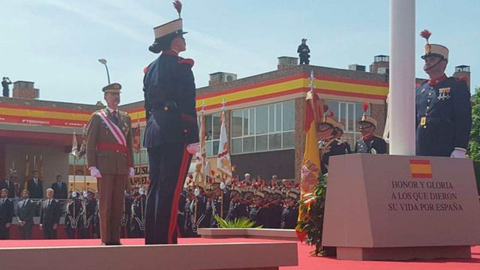 Los Reyes presiden el desfile de las Fuerzas Armadas en Guadalajara