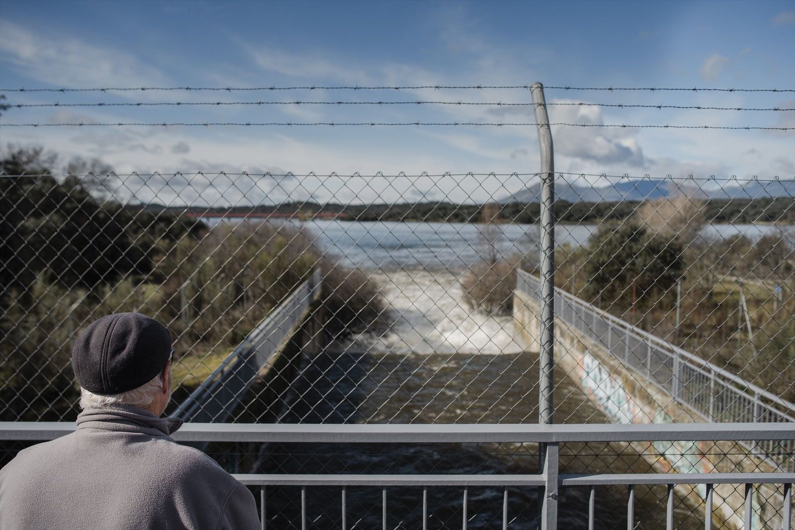 La presa de Valmayor desembalsa para recibir nuevas aportaciones y regular el río Aulencia
