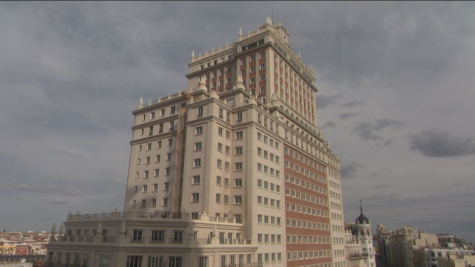 Las obras del Edificio España podrán ser retomadas tras ser paralizadas