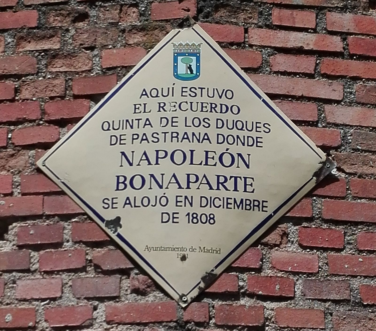 Placa en recuerdo de la estancia de Napoleón Bonaparte en Madrid en 1808