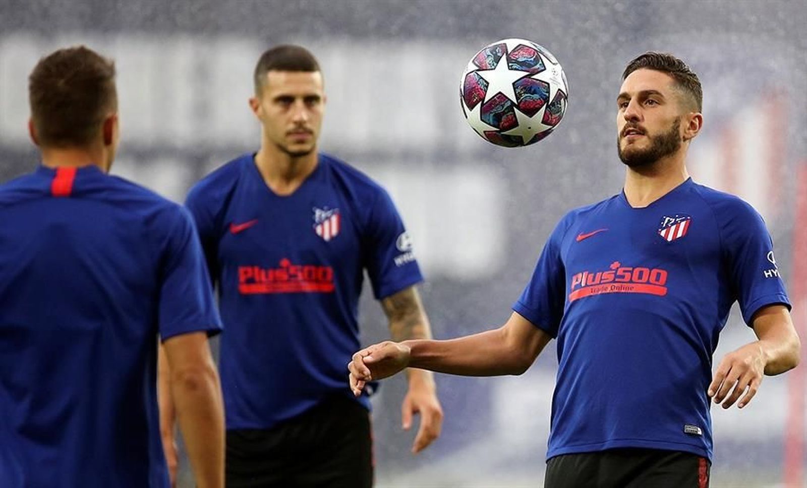El Atlético busca olvidarse de su pasado en Lisboa y sigue pendiente de las últimas pruebas PCR