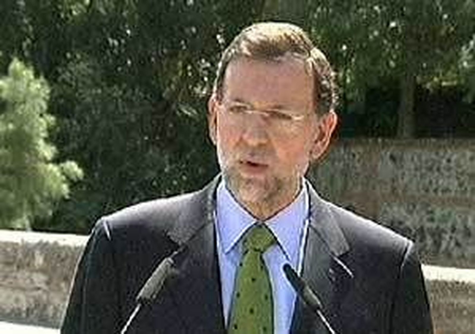 Rajoy: Camps ha actuado "con grandeza" en una situación "difícil"