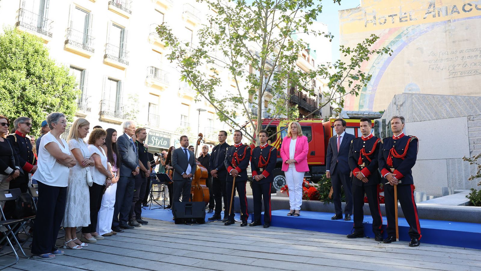 Homenaje a los bomberos de Madrid