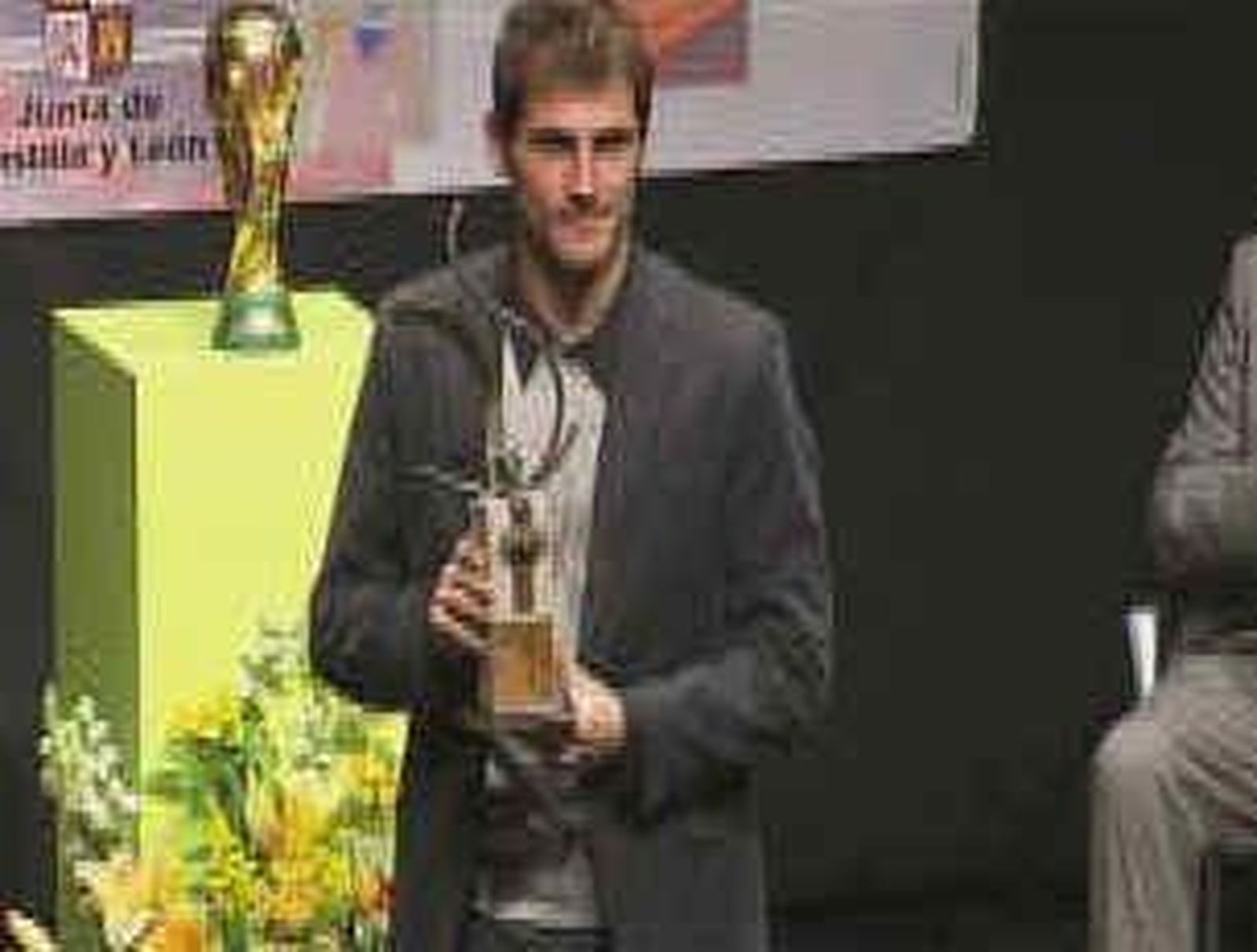 Iker Casillas, profeta en su tierra