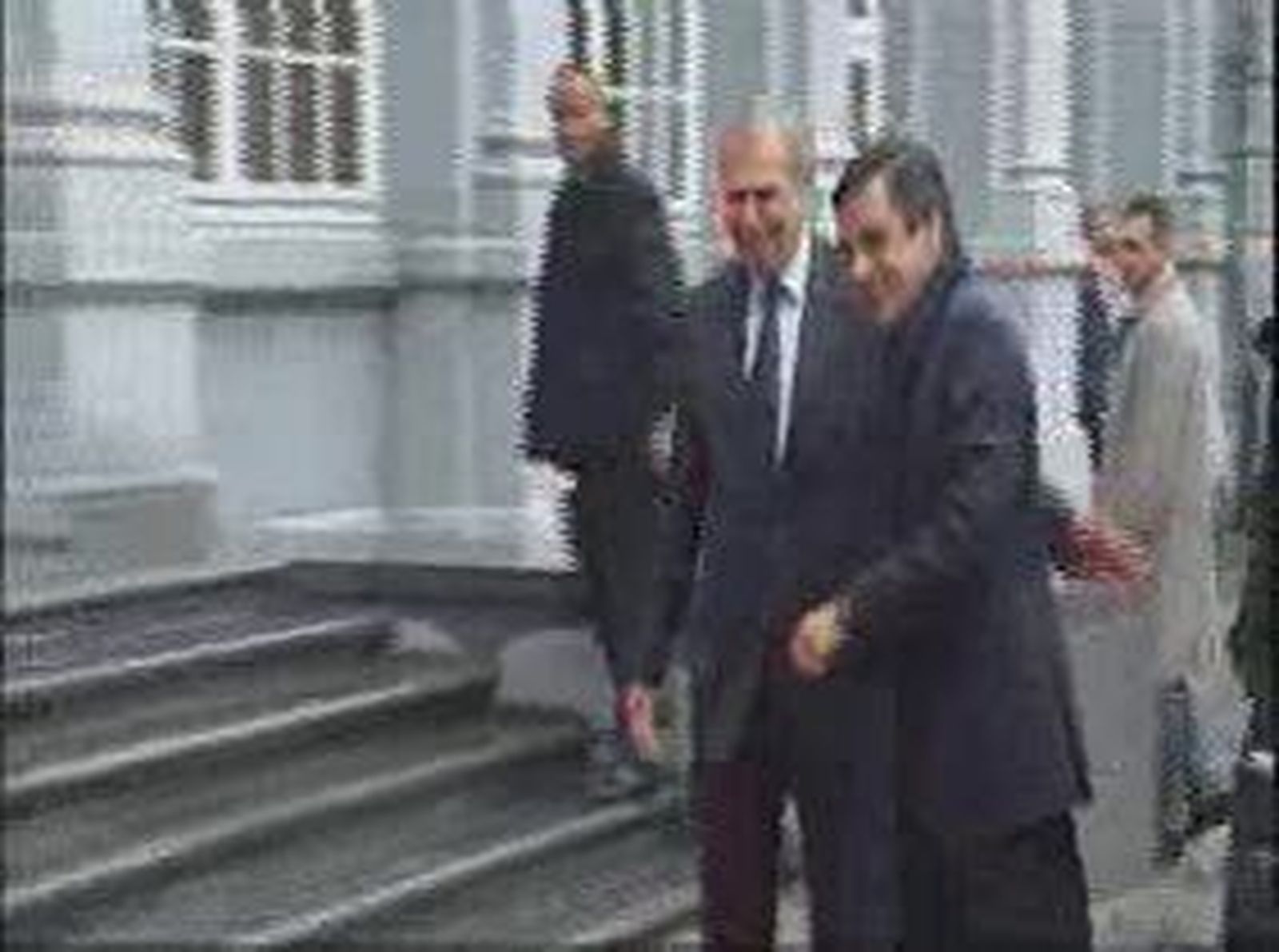 Merkel y Sarkozy estudian una recapitalización de la banca europea