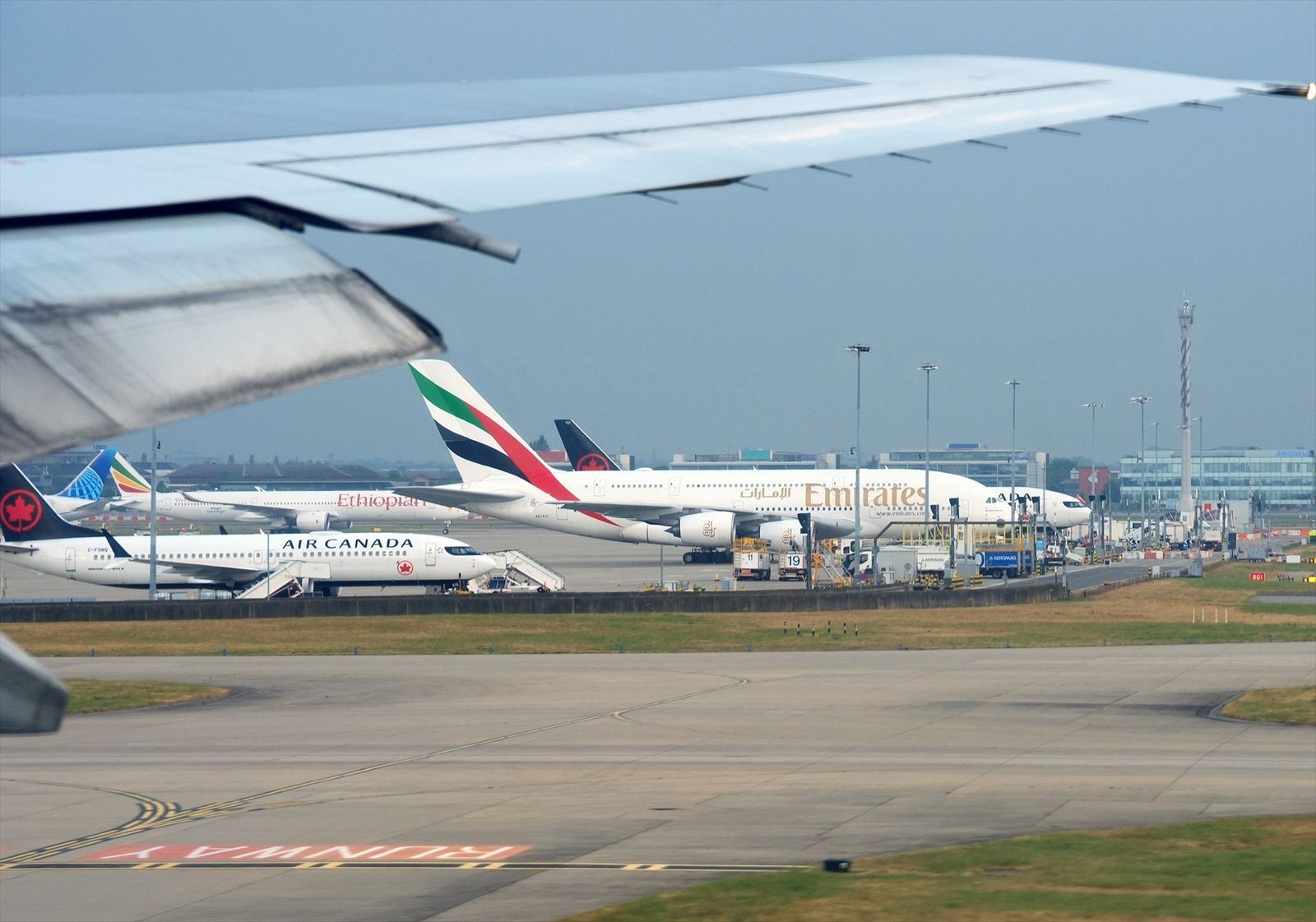 Aviones en la Terminal 5 del aeropuerto de Heathrow