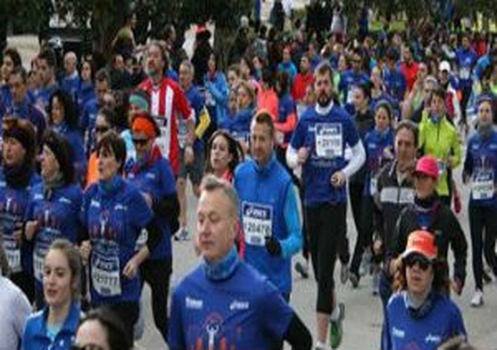 Javi Guerra al frente de 26.000 atletas en el Medio Maratón de Madrid