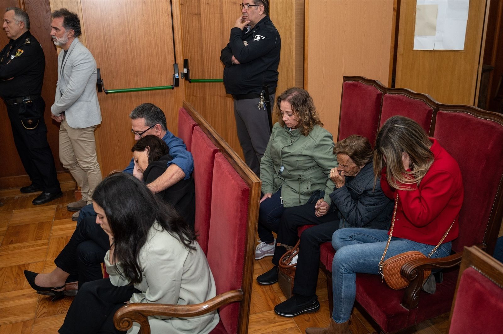 Familiares de Manuela Chavero durante el juicio a su asesino