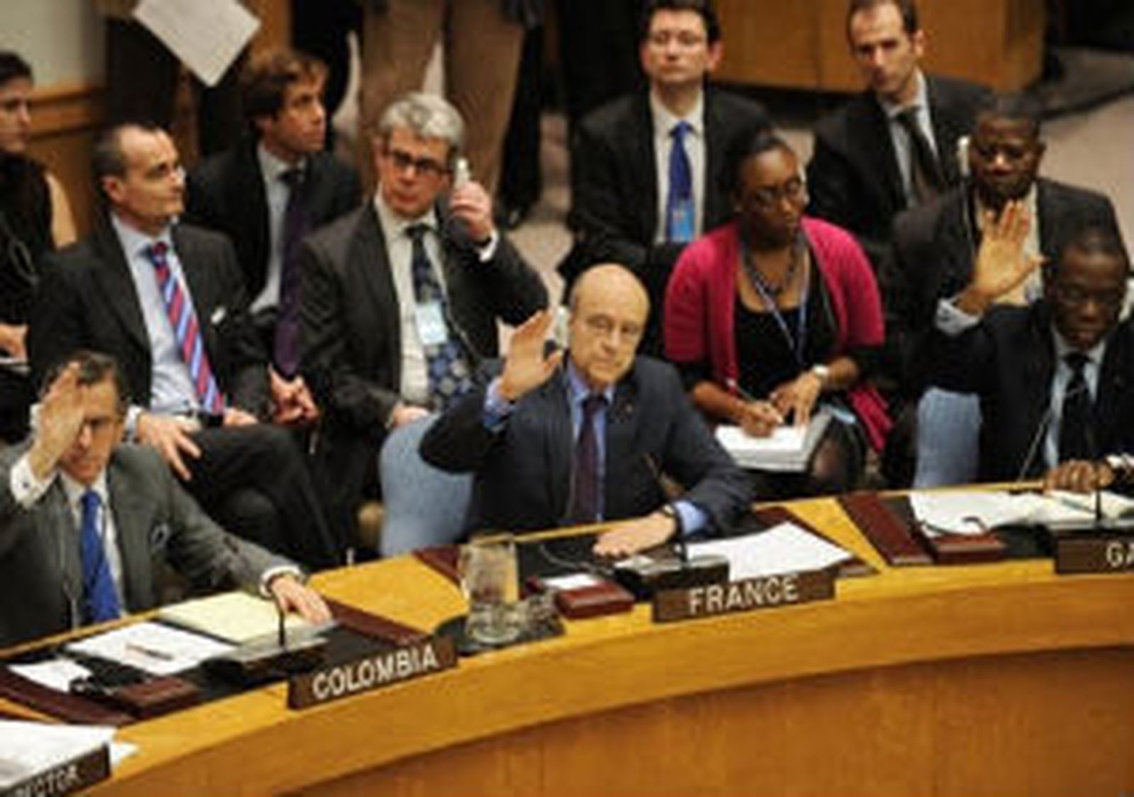 La ONU autoriza ataques aereos contra Gadafi “para proteger a la población civil libia”
