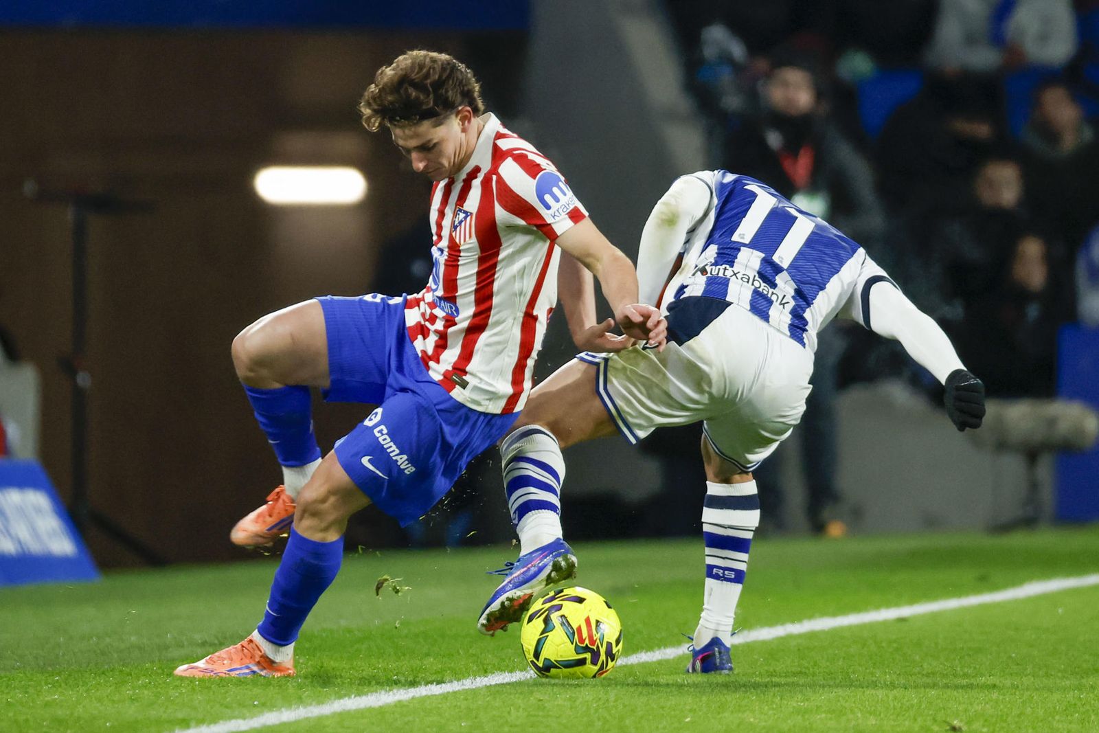 Julián Alvarez ante la Real Sociedad