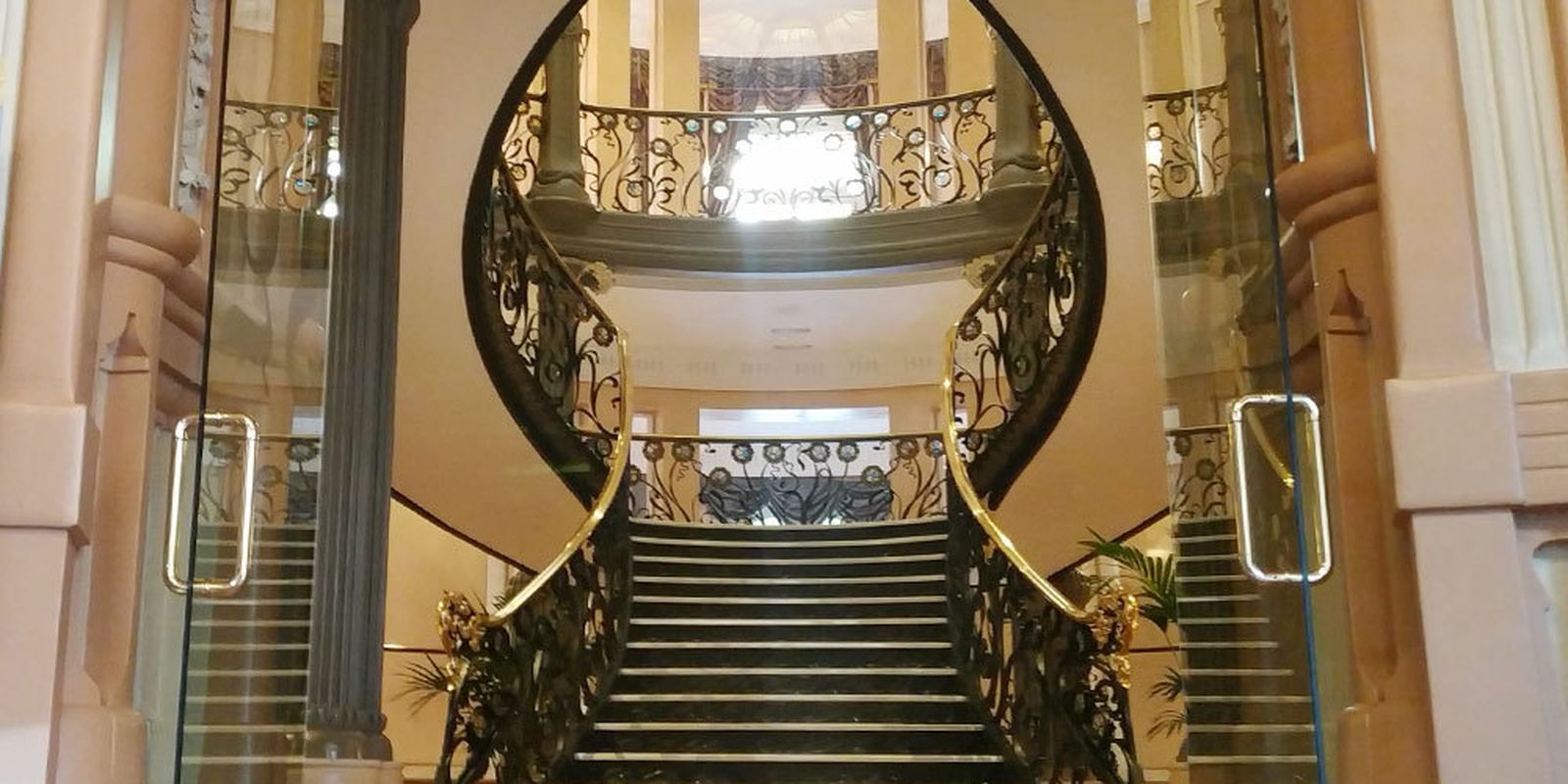Escalera de la Sociedad General de Autores