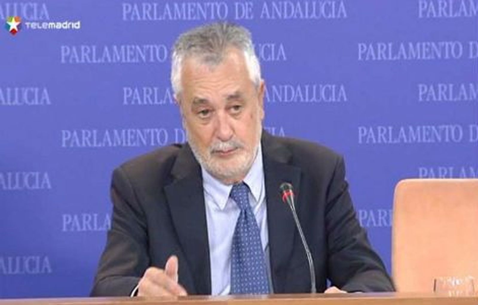 Griñán no se plantea en principio recurrir el auto, al que no le ve fundamento