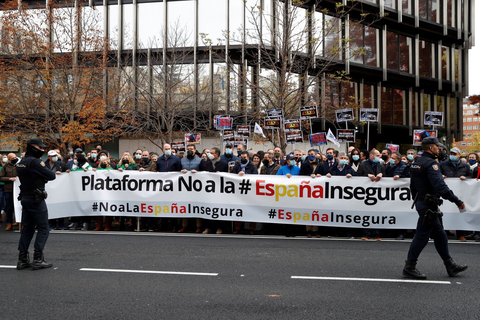 Policías y guardias civiles se concentran en Madrid contra la reforma de 'La Ley Mordaza'