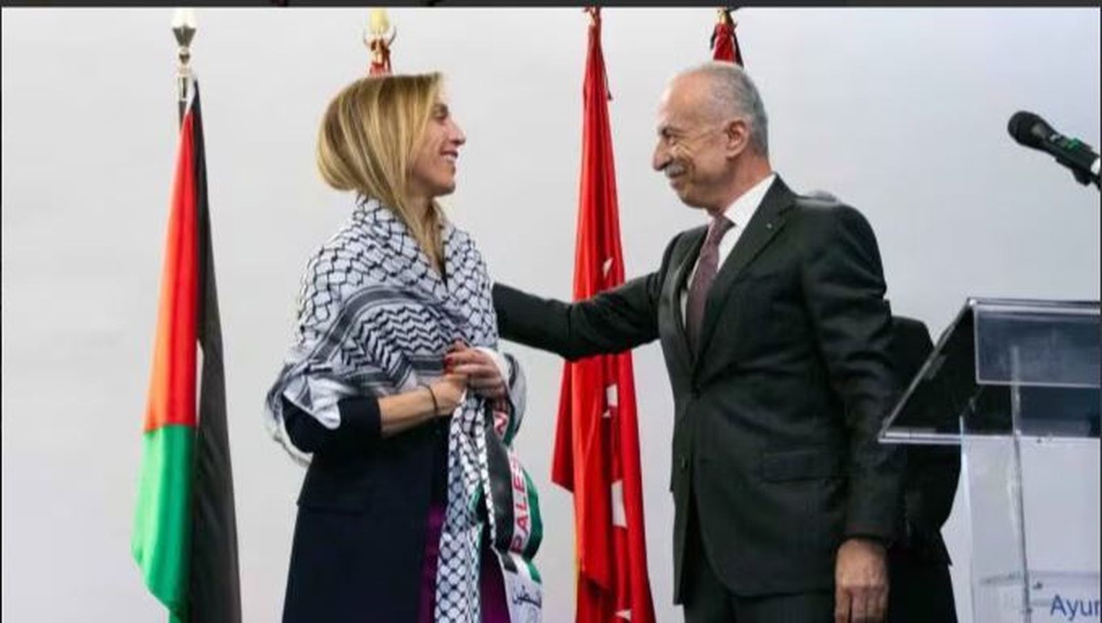 La alcaldesa de Alcorcón, Candelaria Testa en un acto del hermanamiento con la ciudad de Salfit en Cisjordania