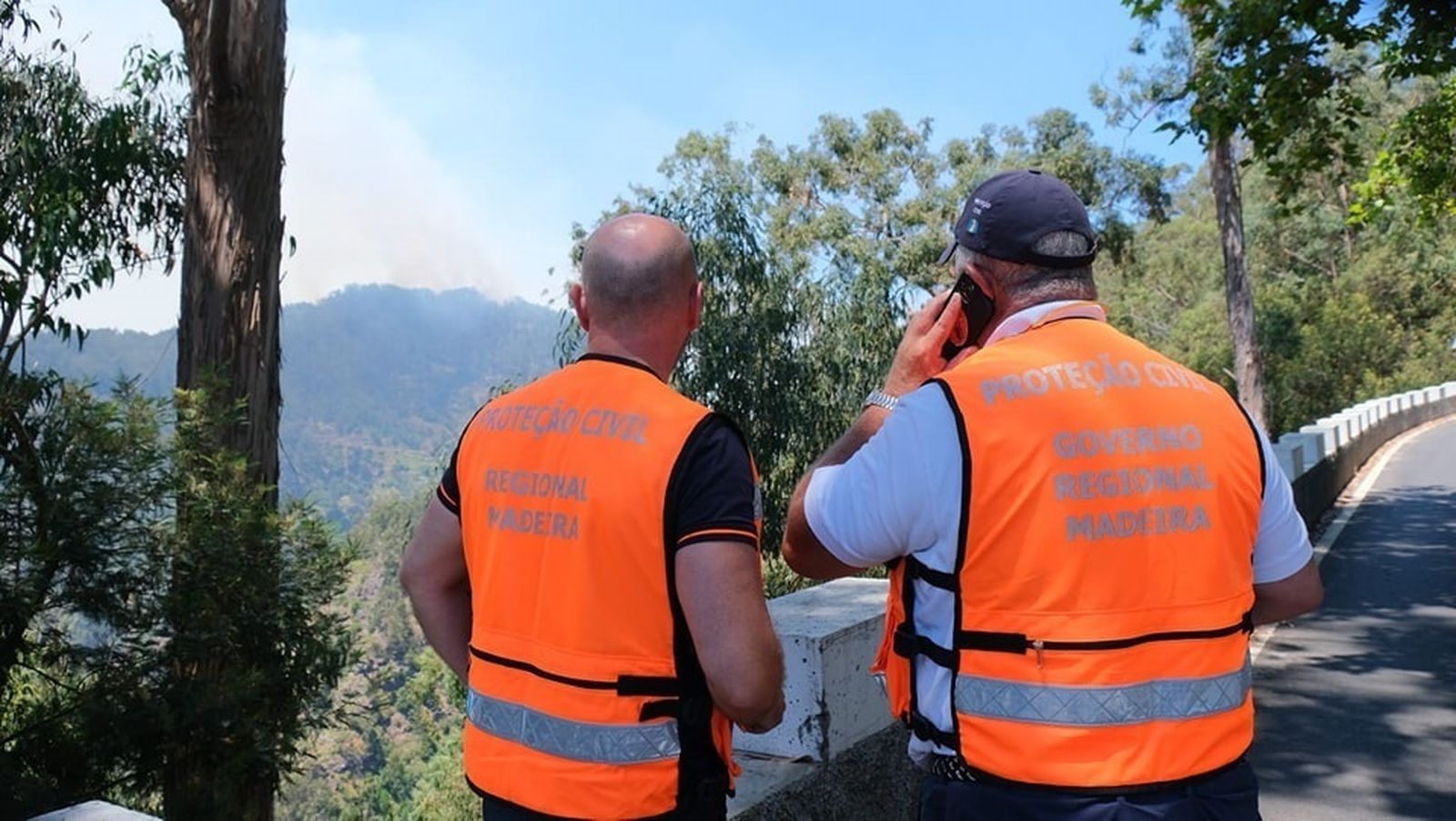 Miembros de Protección Civil de Madeira