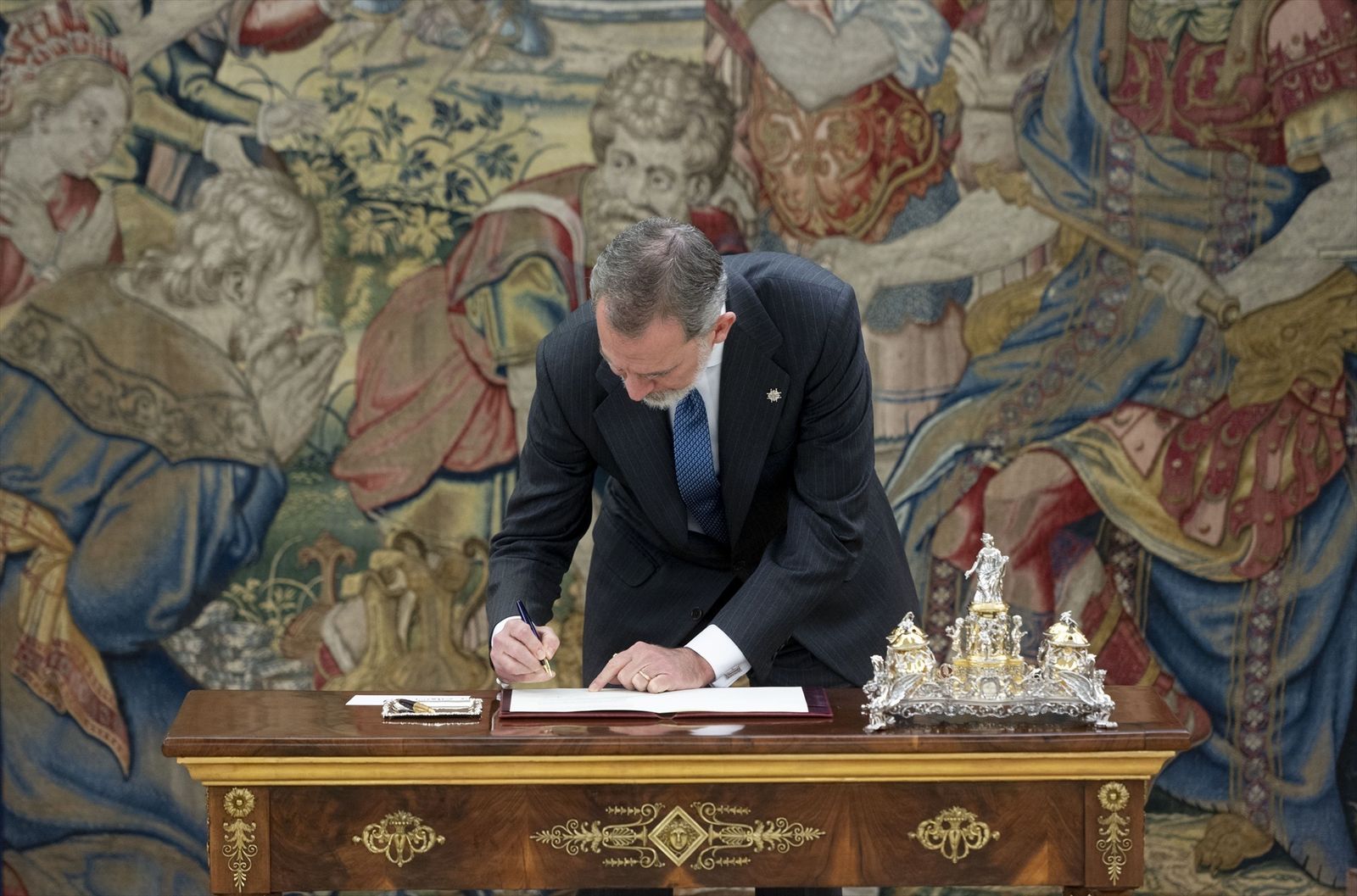 El Rey Felipe VI sanciona la reforma del artículo 49 de la Constitución