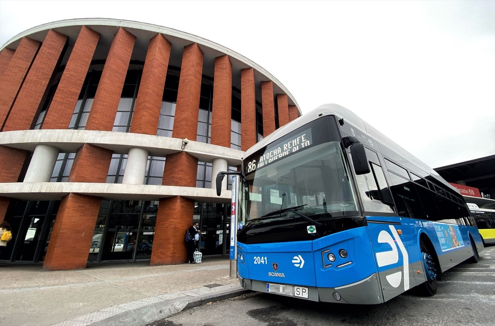 Un autobús de la EMT en Atocha