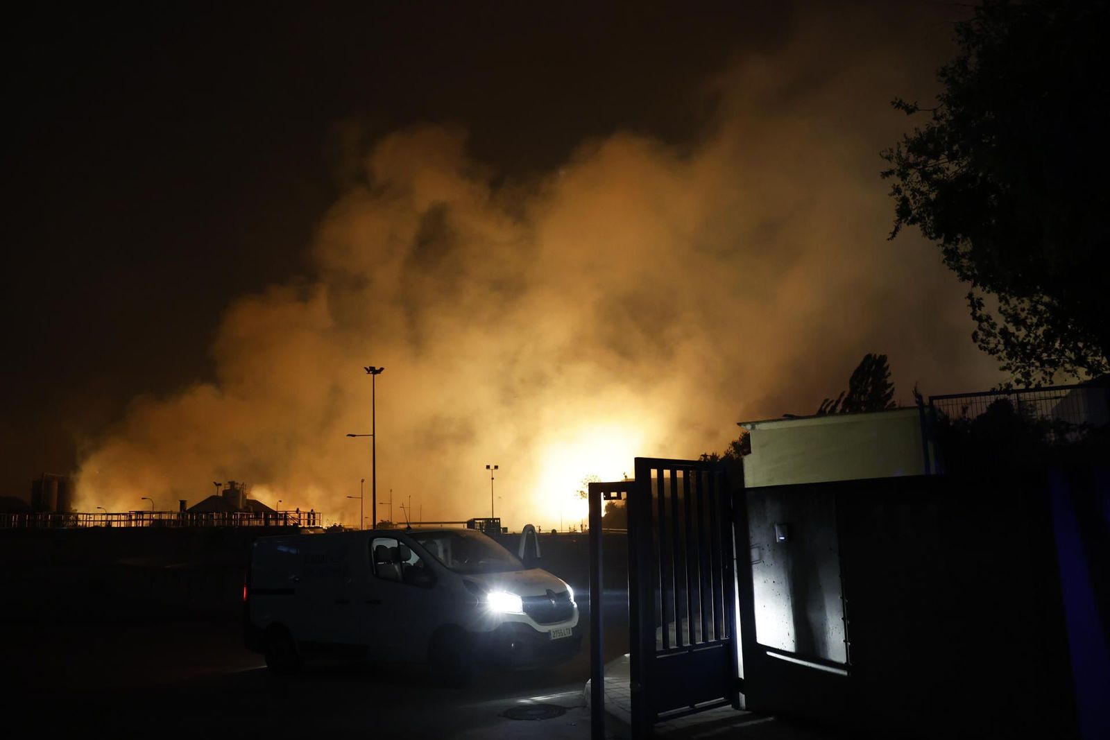 Desalojada la urbanización de Soto de Viñuelas y varias viviendas en Fuente El Fresno, por el incendio de Tres Cantos
