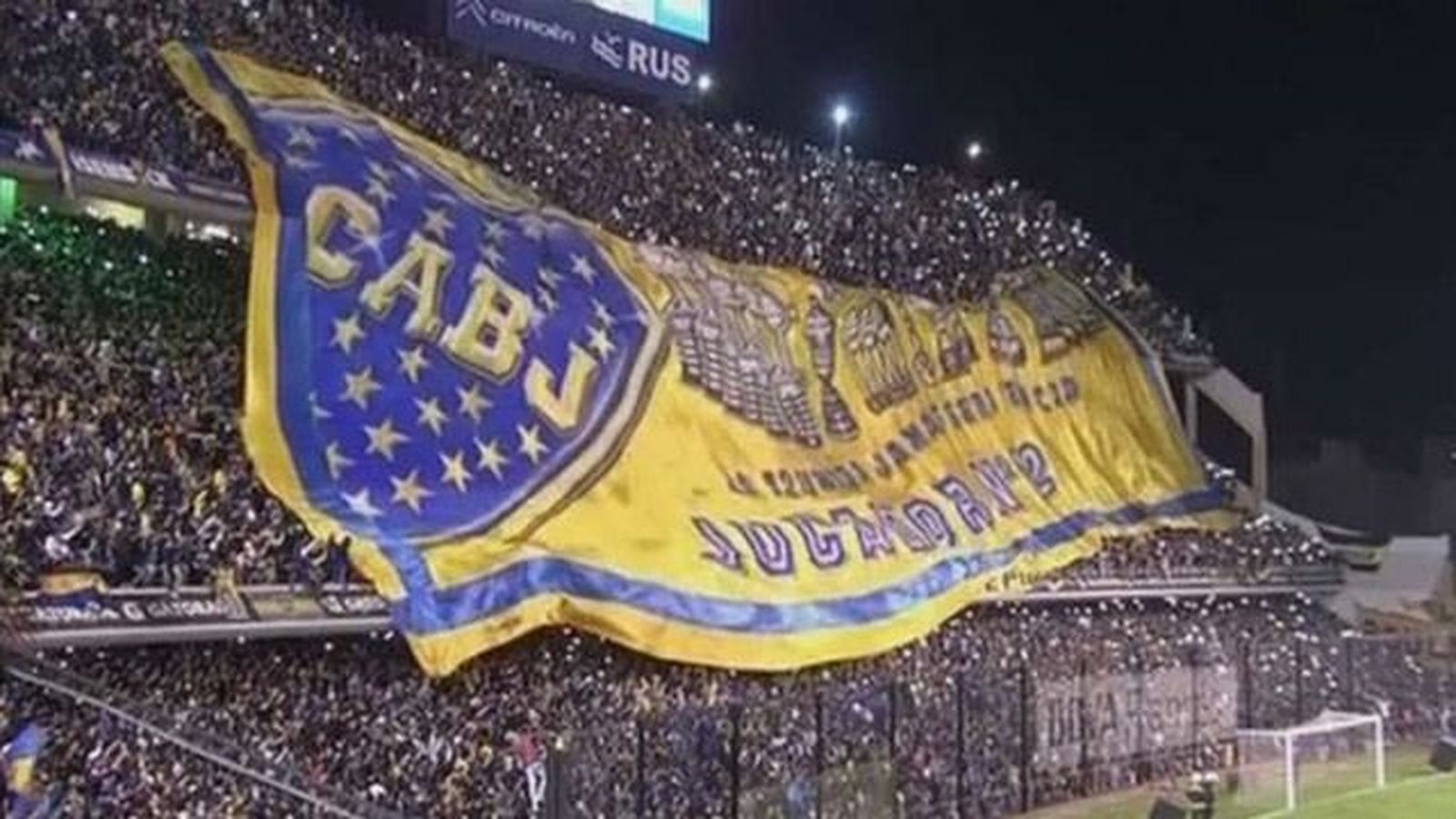 Carlos Tevez regresa al Boca Juniors ante 50.000 hinchas y Diego Maradona