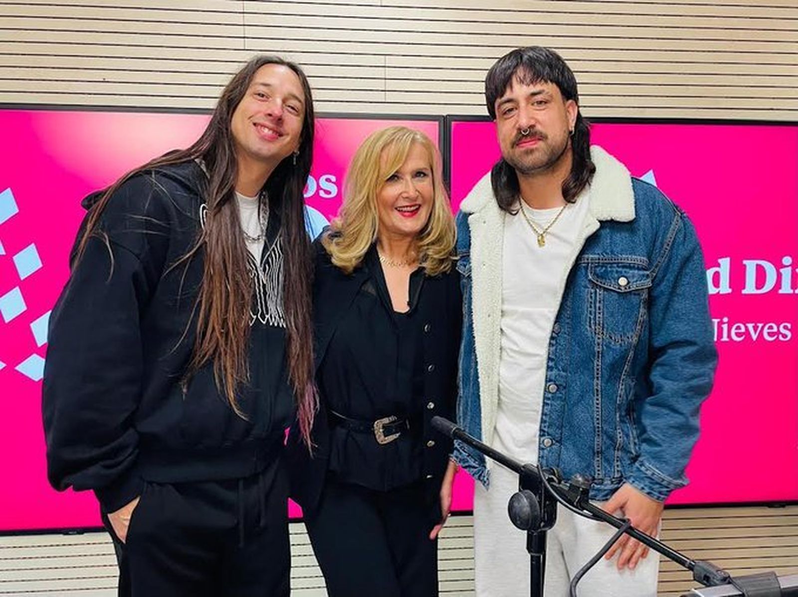 Carlos Salado y Antonio Clavería con Nieves Herrero