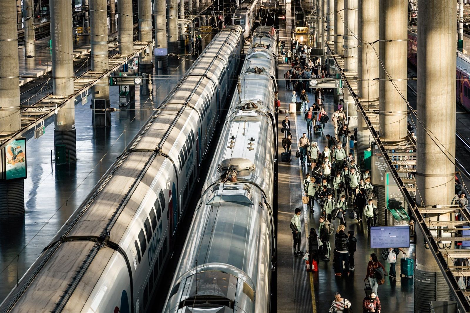 El uso del tren de alta velocidad cae un 32% en febrero, su mayor bajada desde el covid