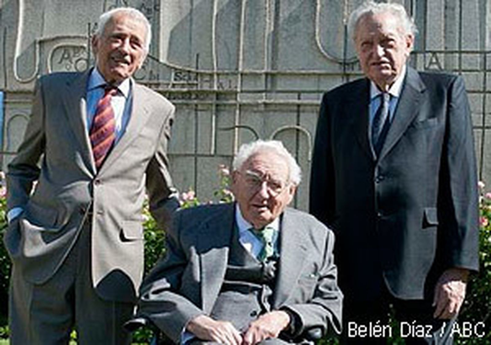 Carlos María Bru, José Federico de Carvajal y Fernando Álvarez de Miranda