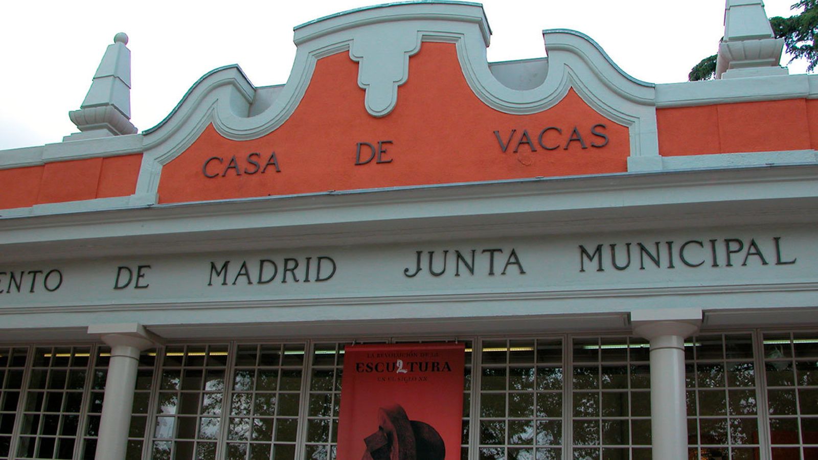 El edificio de la Casa de Vacas en El Retiro