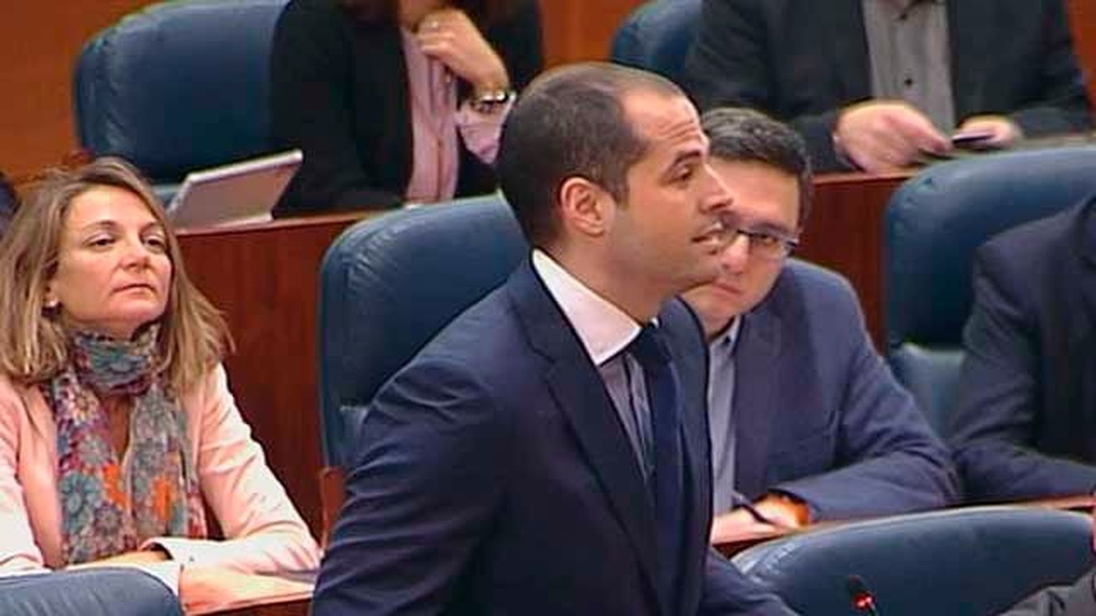 Aguado reprocha a Cifuentes que utilice el "manual  de instrucciones" de Aguirre