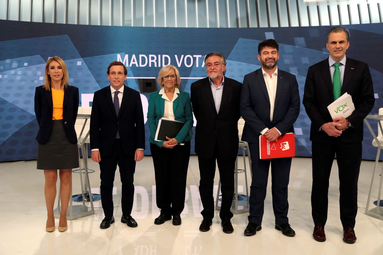 Foto de familia de los candidatos a la Alcaldía de Madrid, minutos antes del debate