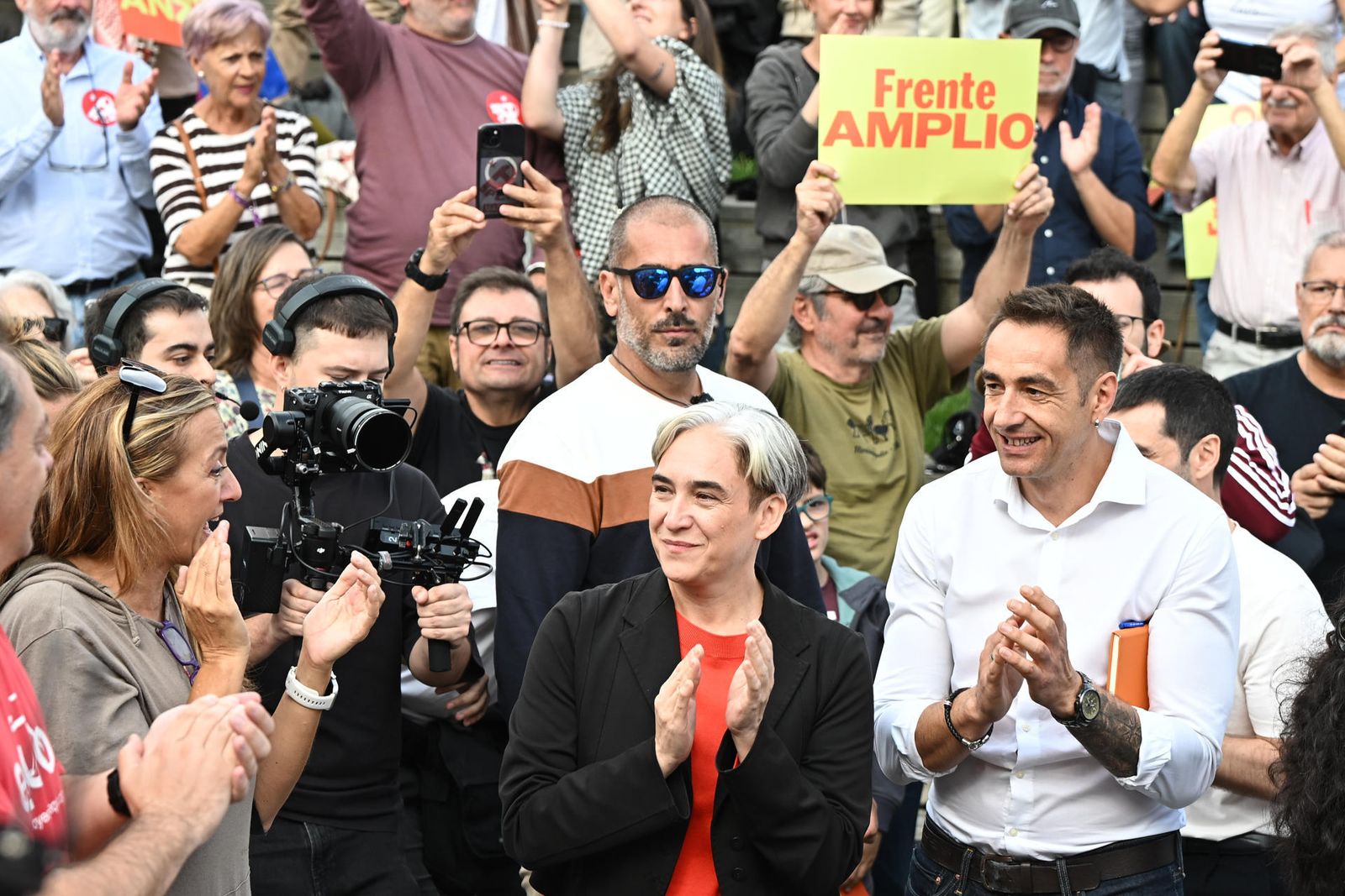 La cabeza de lista de Frente Amplio, Ada Colau, ha presentado este sábado su candidatura a la Presidencia del Gobierno