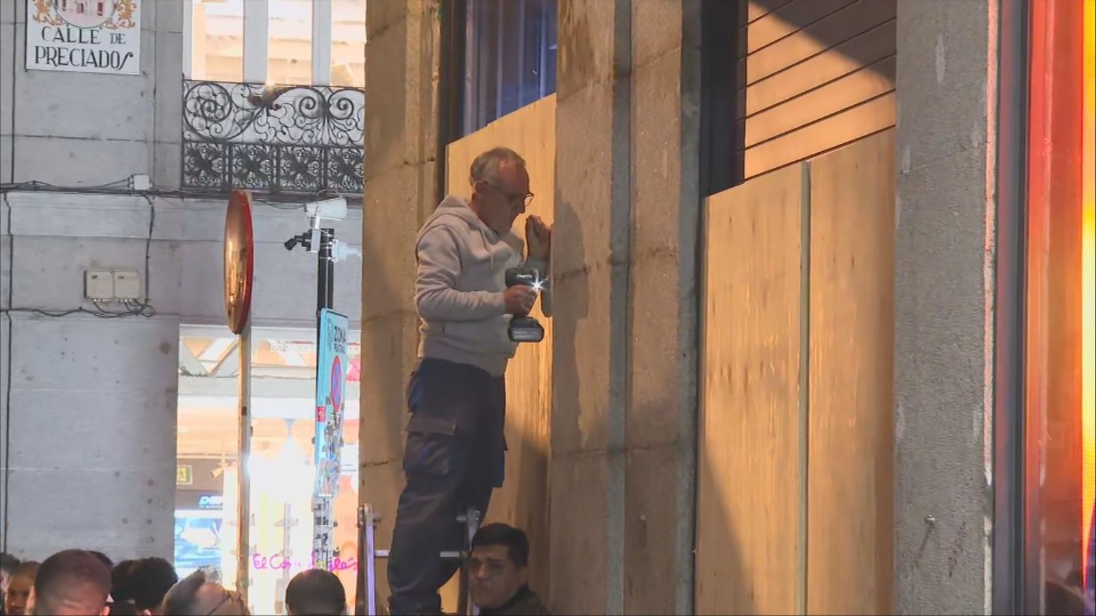 Comercios de Madrid se blindan ante la amenaza de Blocus