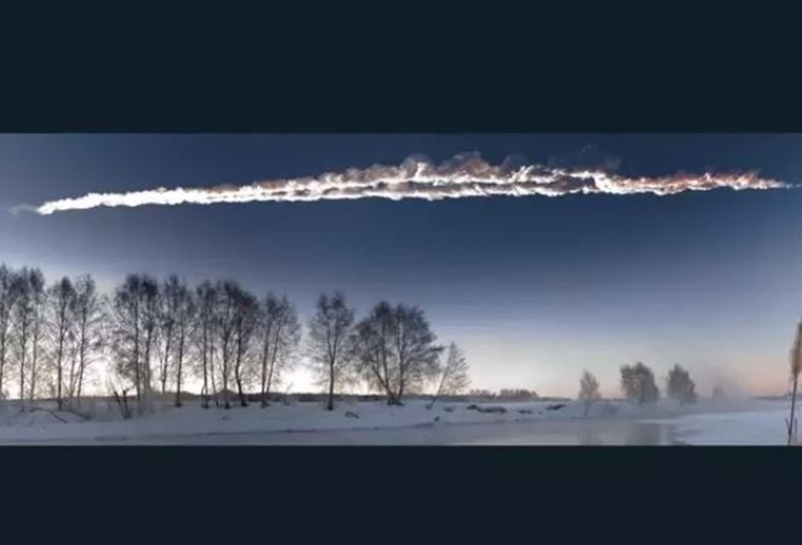 Rastro de nube de vapor dejado por el asteroide