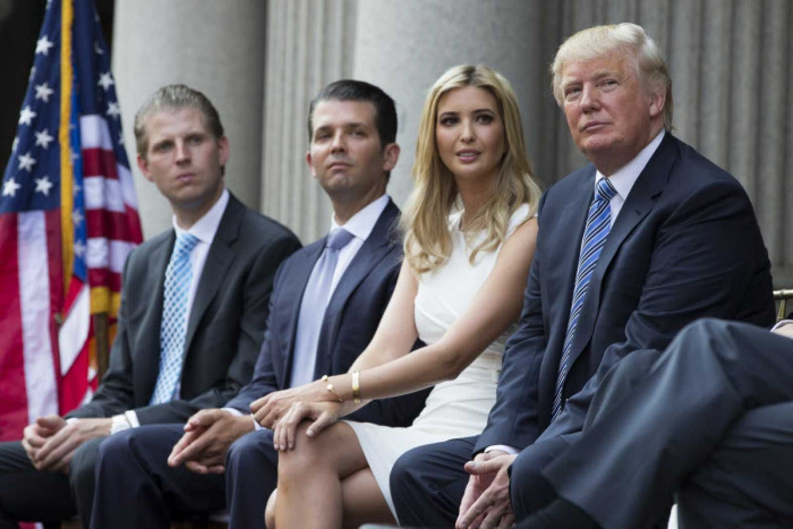 Donald Trump con sus hijos mayores