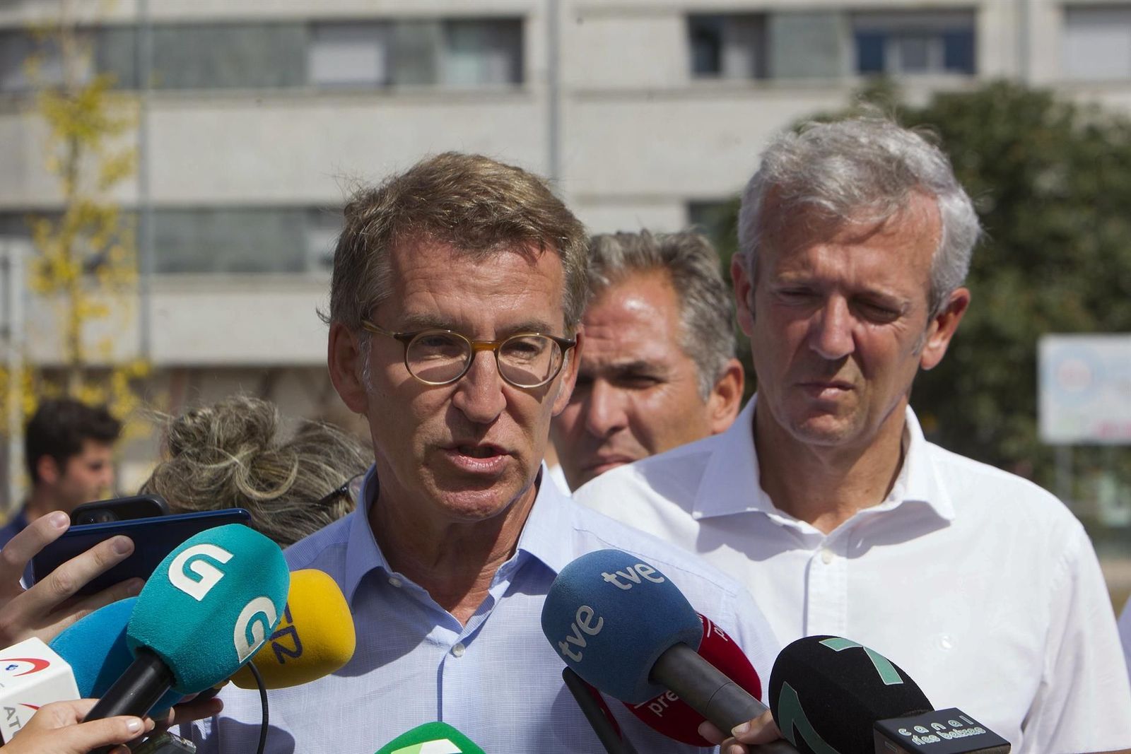 Feijóo: "Lamento que el Gobierno prefiera pactar con Bildu y con Esquerra Republicana antes que con el PP"