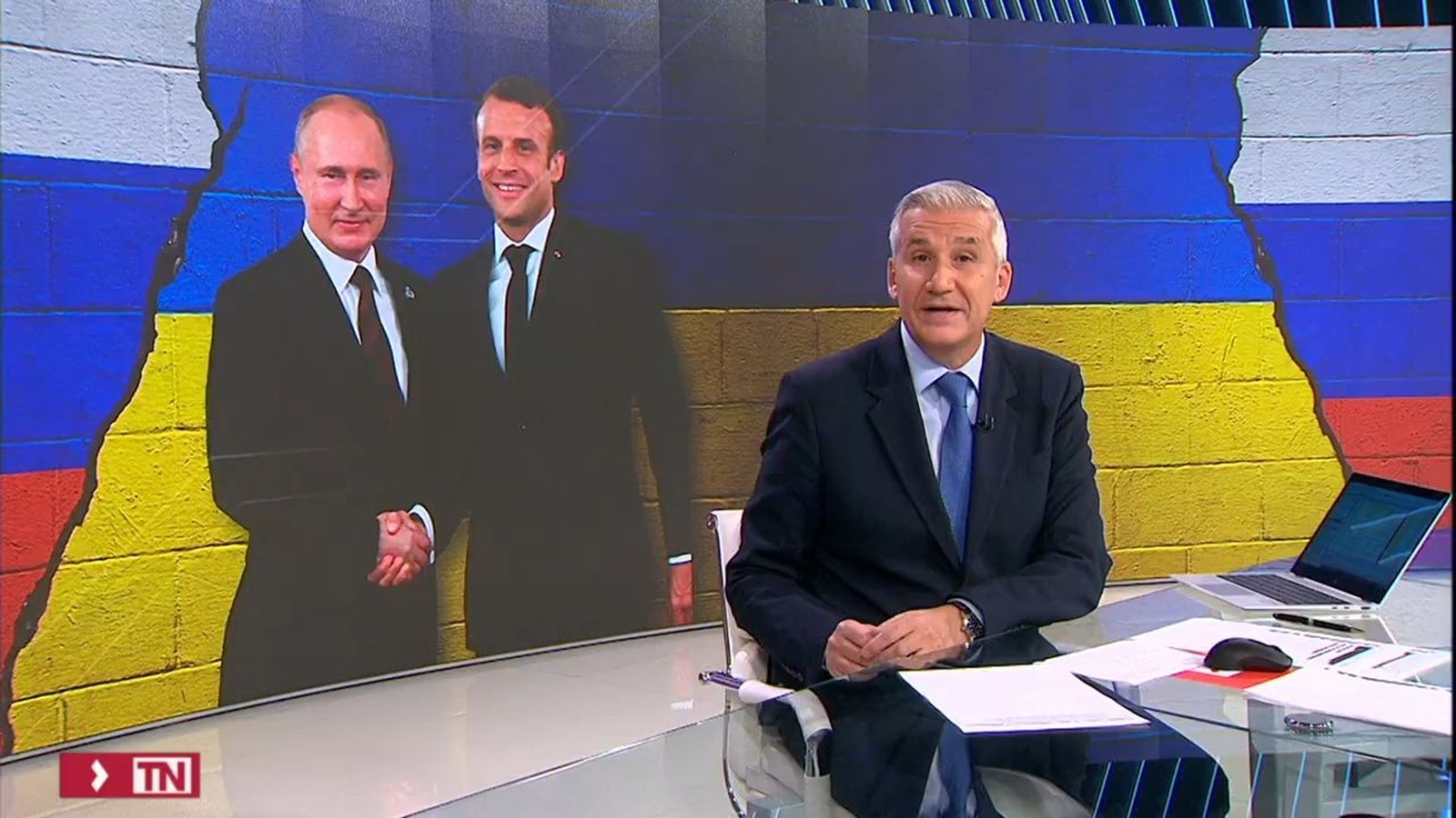 Macron se ve con Putin
