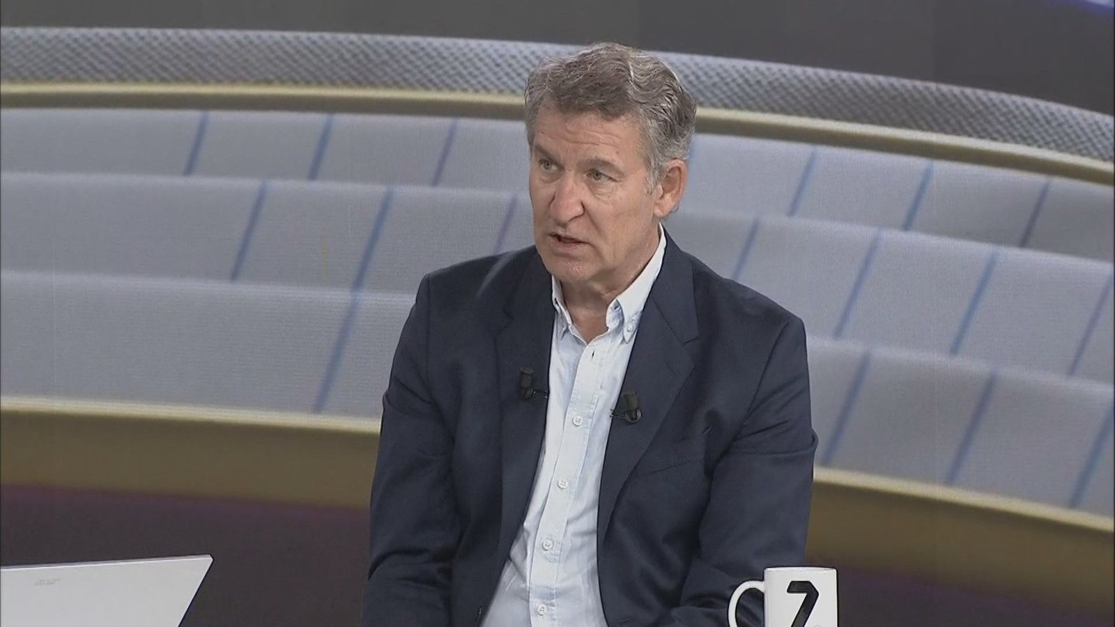 Feijóo denuncia "la ingeniería electoral" de Sánchez con la 'ley de nietos'