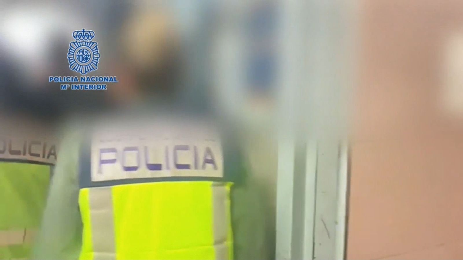 Cae una red que estafó millón y medido de euros a 200 personas por internet