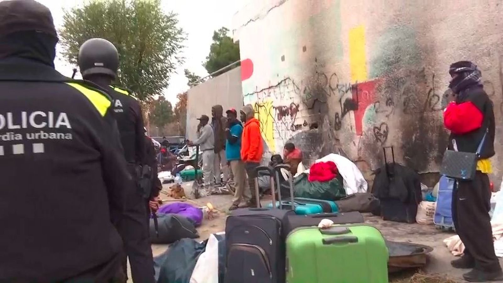Los migrantes desalojados del B9 de Badalona levantan su acampada y exigen soluciones habitacionales