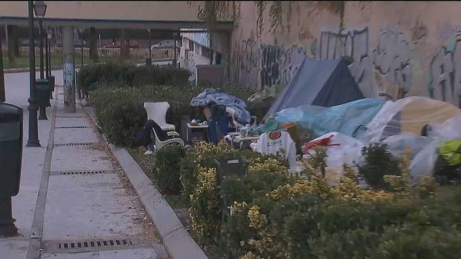 Denuncian la inseguridad, el olor y la basura de un asentamiento ilegal en el parque de Peñuelas