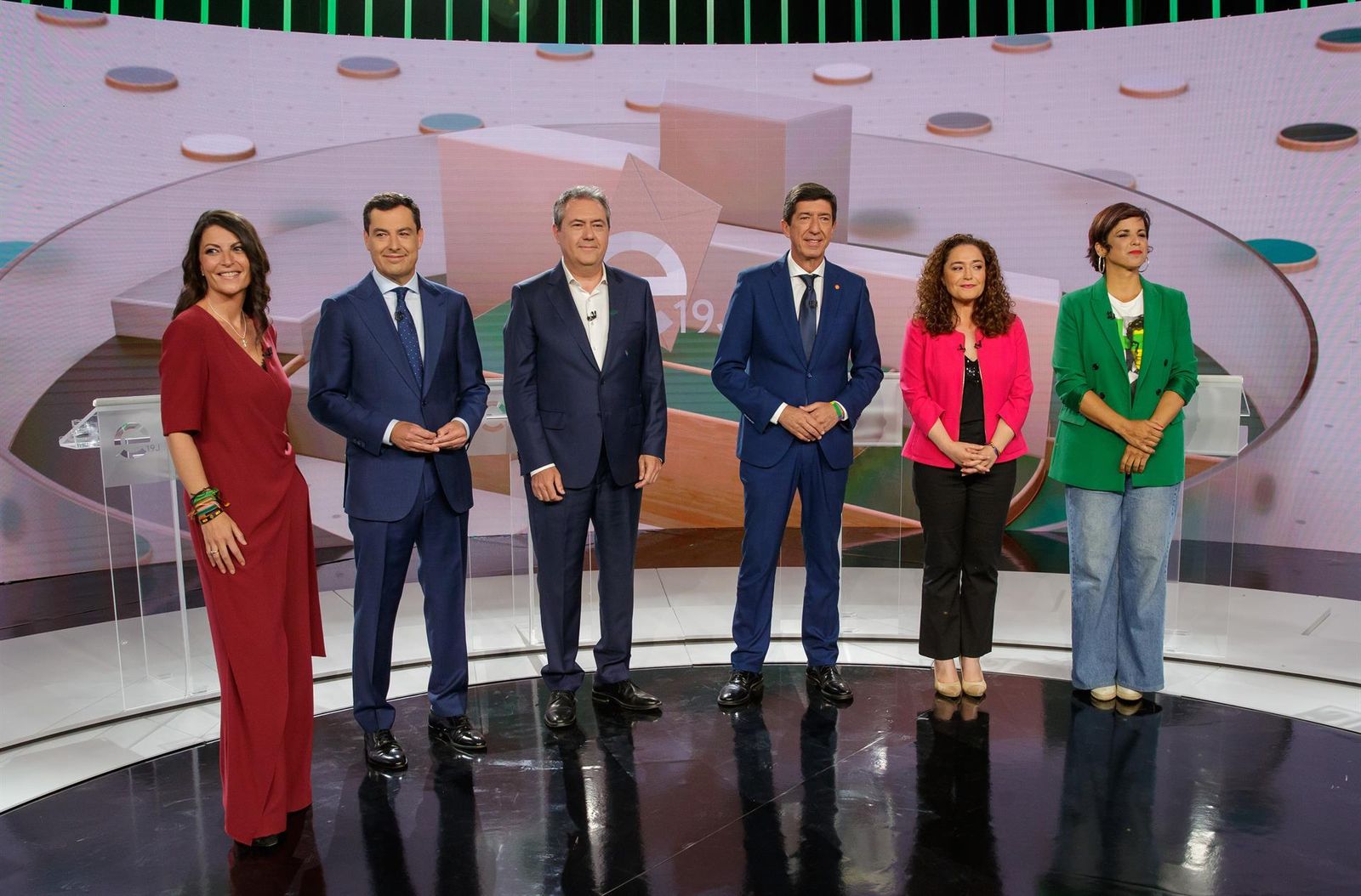 Los seis principales candidatos a la Presidencia de la Junta de Andalucía, (i-d) Macarena Olona, Juanma Moreno, Juan Espadas, Juan Marín, Inmaculada Nieto y Teresa Rodríguez,
