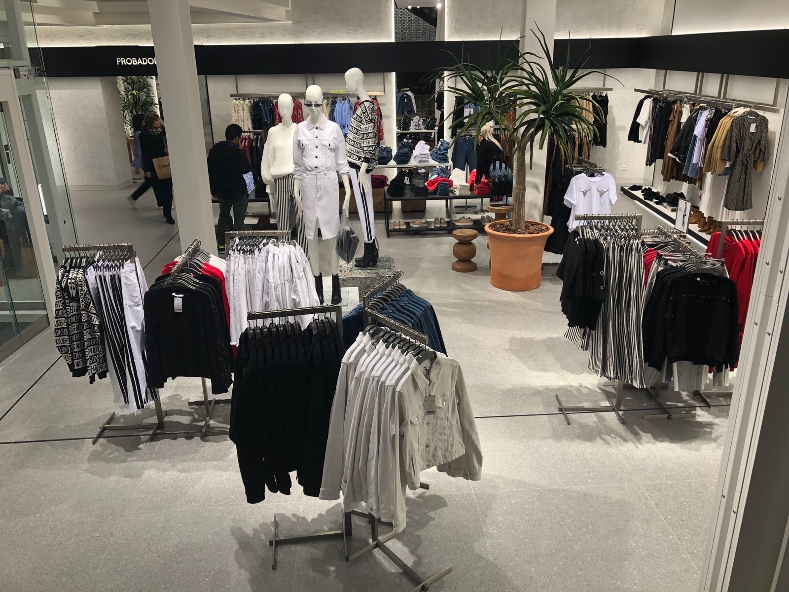 Tienda de ropa de la calle Preciados