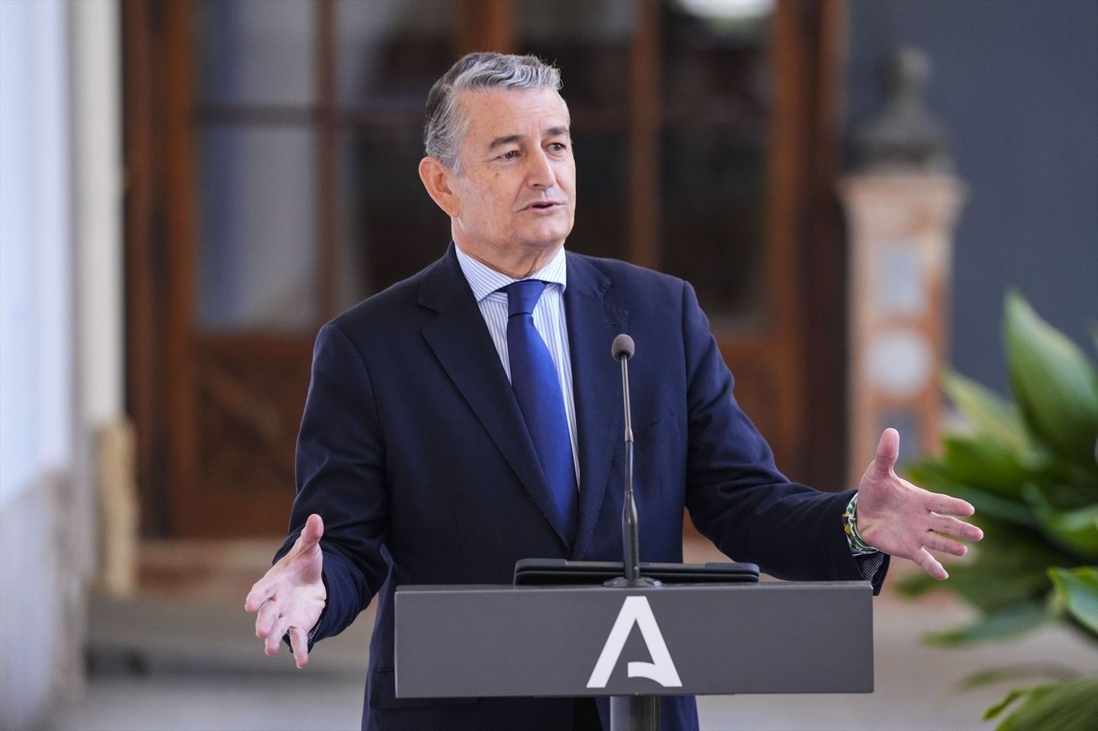 Juanma Moreno nombra a Antonio Sanz consejero de Salud tras la crisis de los cribados de mama