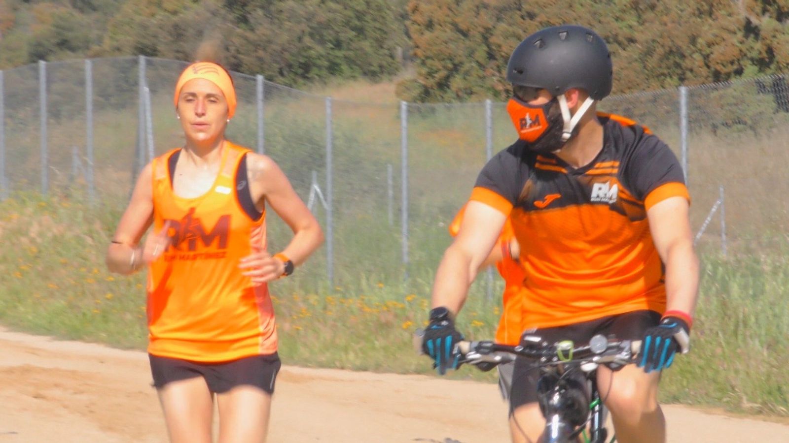Atletismo en Navalcarnero, BMX en Móstoles y floortball en Leganés