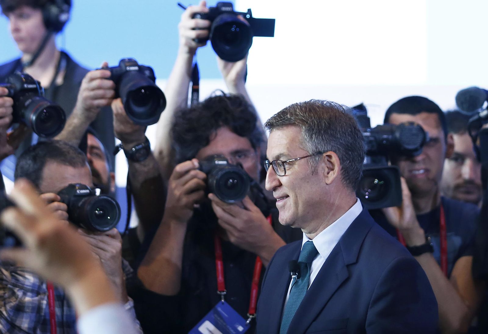 Feijóo acusa a Sánchez de "podemizarse" y dice que el PSOE necesita un "nuevo liderazgo"