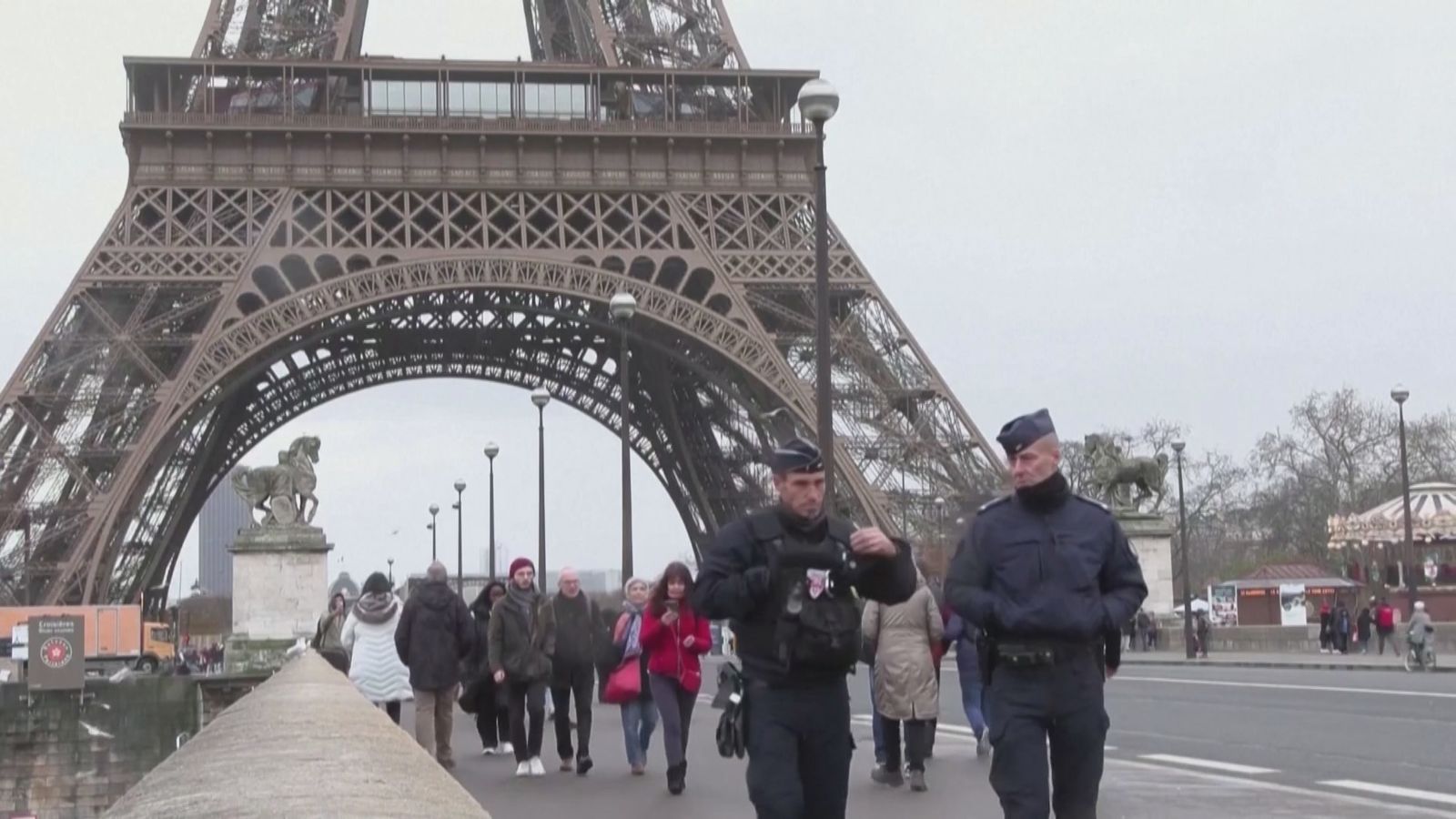 Francia eleva al máximo su nivel de alerta terrorista a la vista del atentado de Moscú