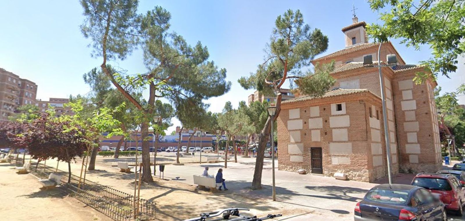 El Parque de San Isidro de Alcalá con la ermita que le da nombre