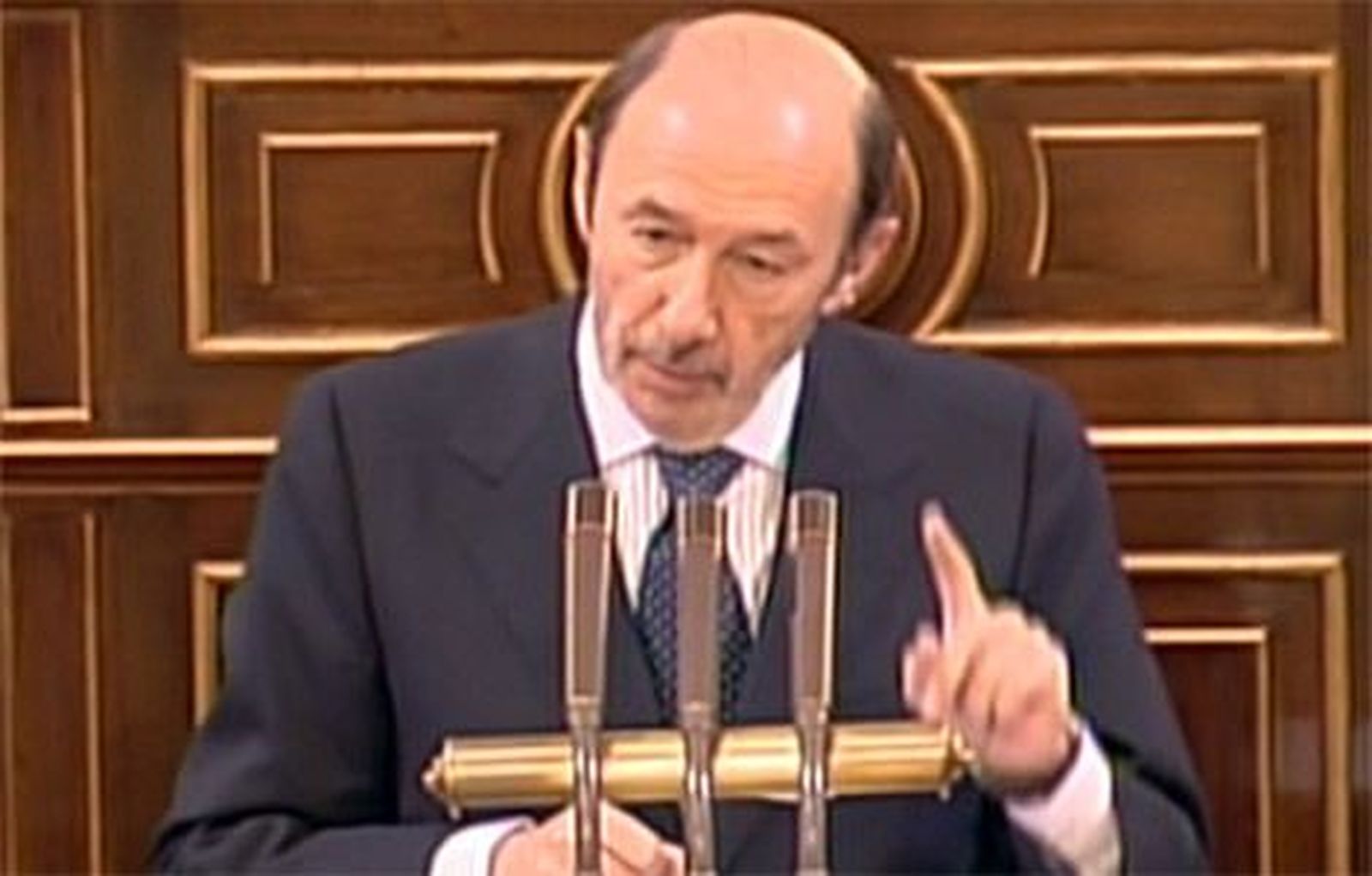 El PSOE presentará una moción de censura si Rajoy no comparece