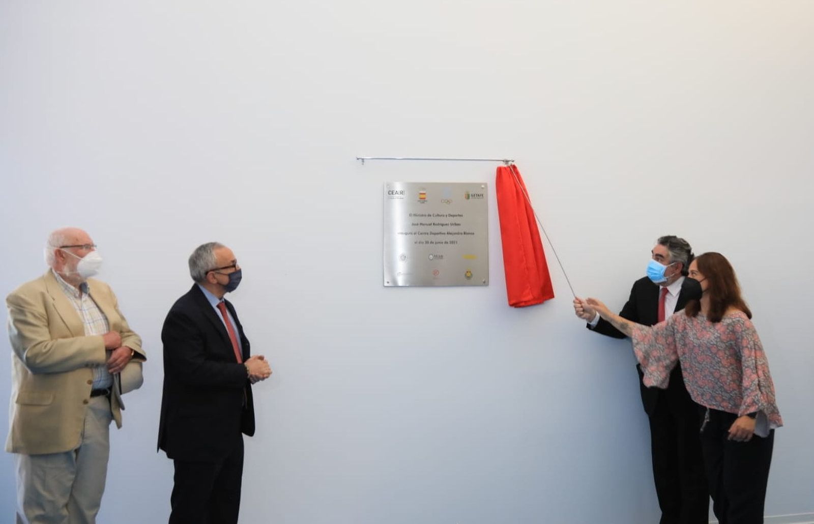 Acto de inauguración del polideportivo para refugiados
