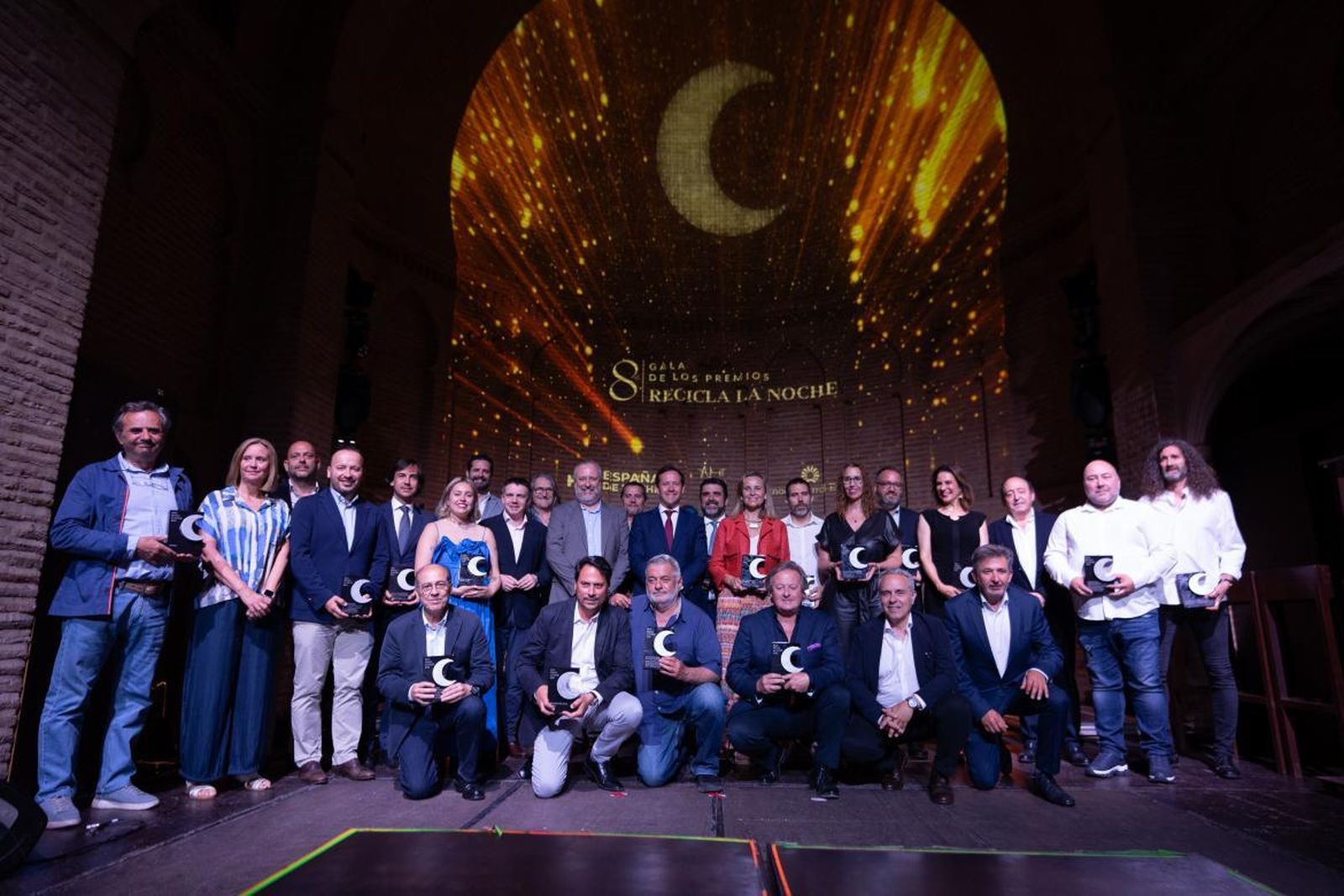 Rafael  García recoge el reconocimiento a la Comunidad de Madrid en la Gala de los Premios Recicla la Noche