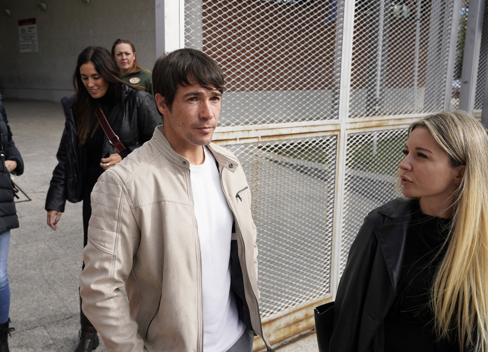 Juan José Ballesta sale del juzgado junto a su abogada, Beatriz Uriarte